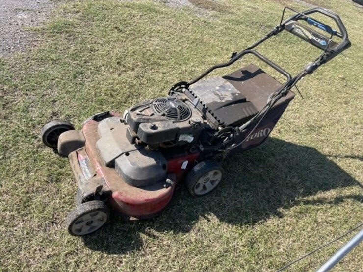 toro-gas-push-mower-image-1