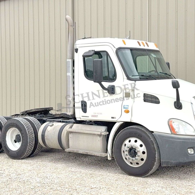 2012 FREIGHTLINER CASCADIA 113