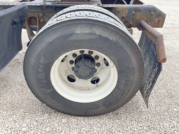 2007-international-durastar-4400-image-33