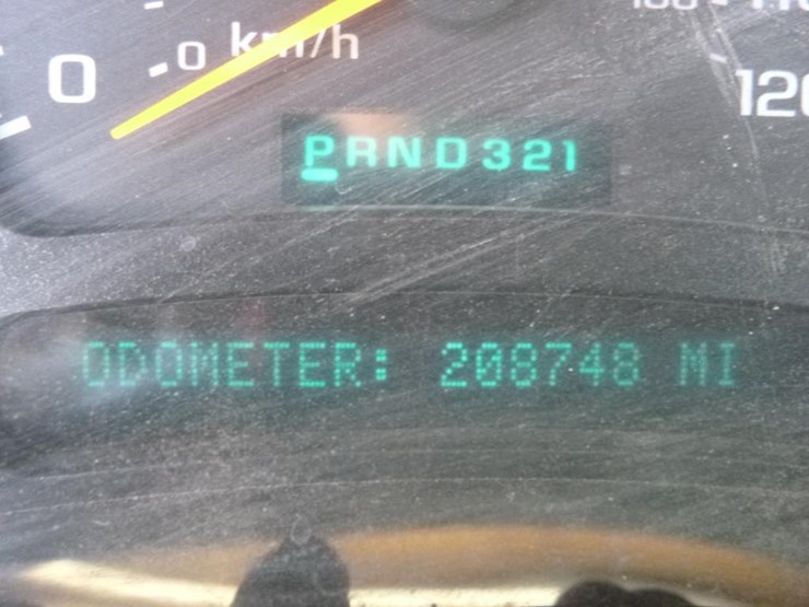 2004-chevrolet-3500-image-17