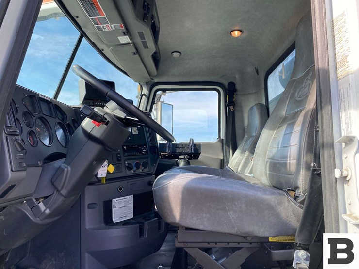 2017-mack-granite-gu713-image-72