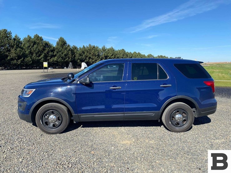 2018-ford-explorer-image-2