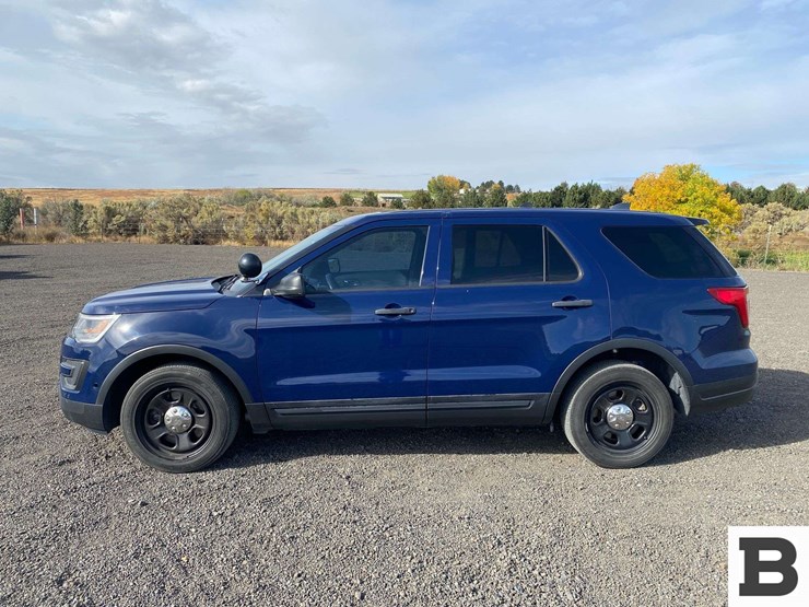 2018-ford-explorer-image-3