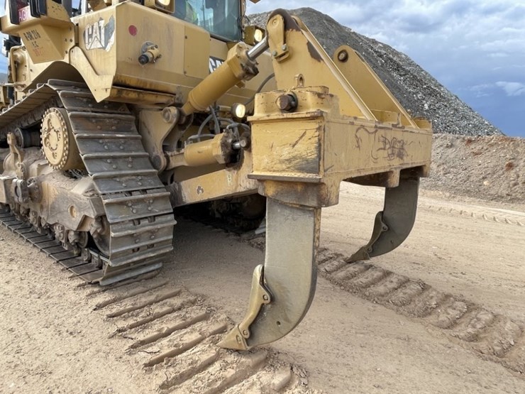 2017-caterpillar-d8t-image-31