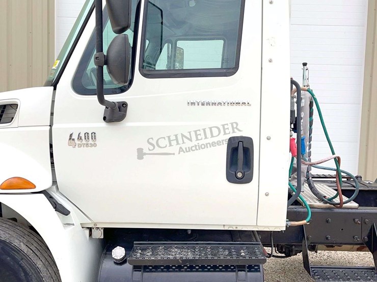 2003-international-durastar-4400-image-71