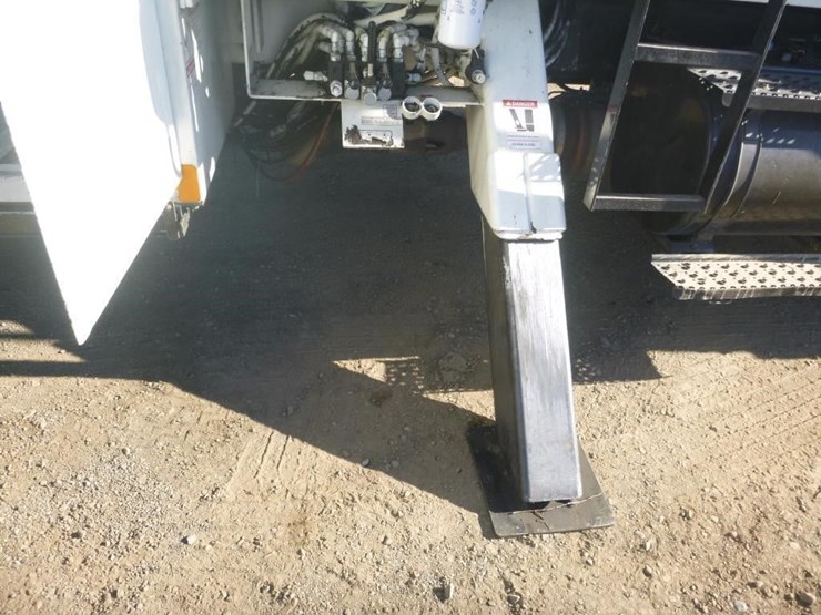 2009-international-durastar-4300-image-11