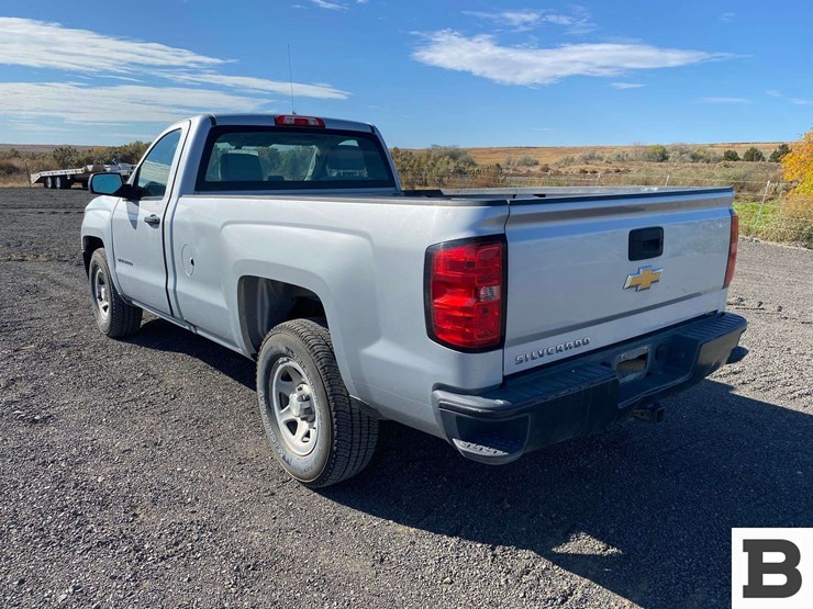 2017-chevrolet-silverado-1500-image-3