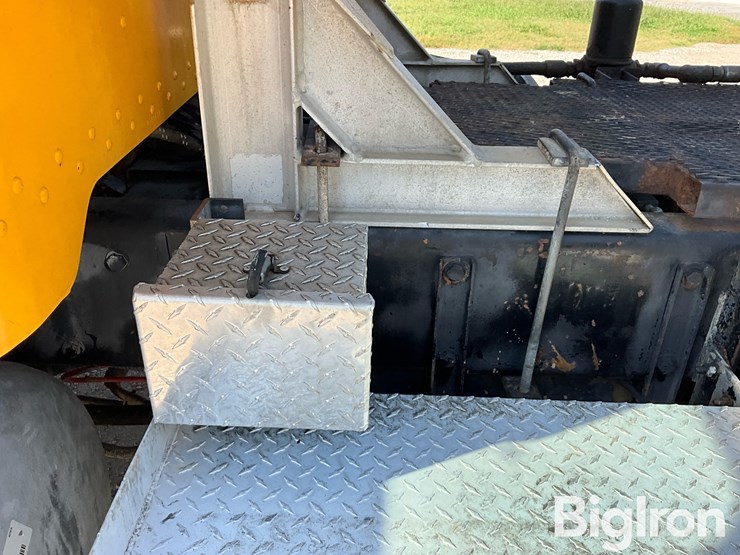 1992-peterbilt-357-image-12