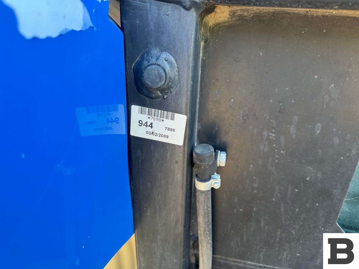 2010-new-holland-t5060-image-29