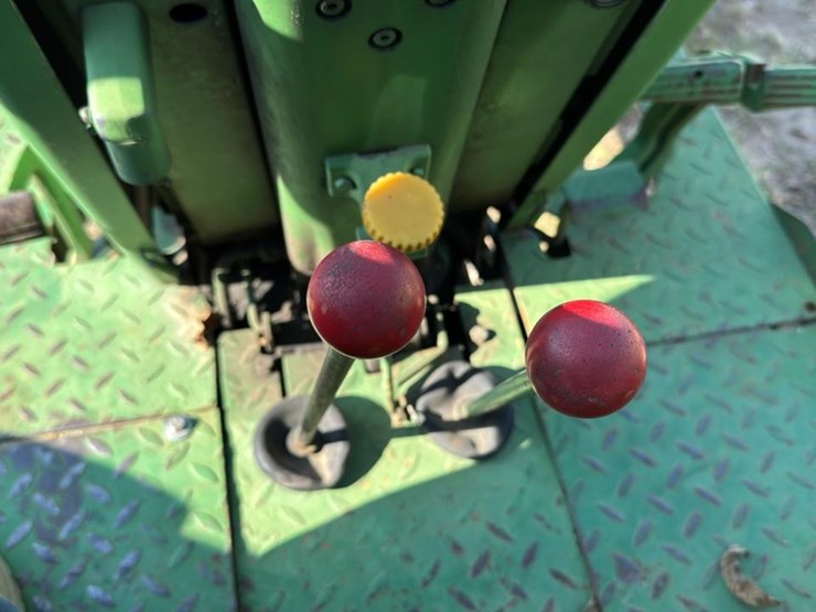 john-deere-2940-image-12