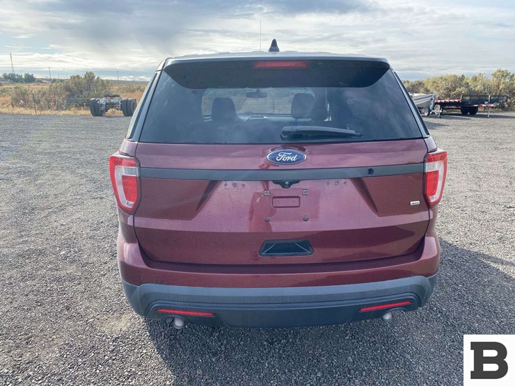 2016-ford-explorer-image-5