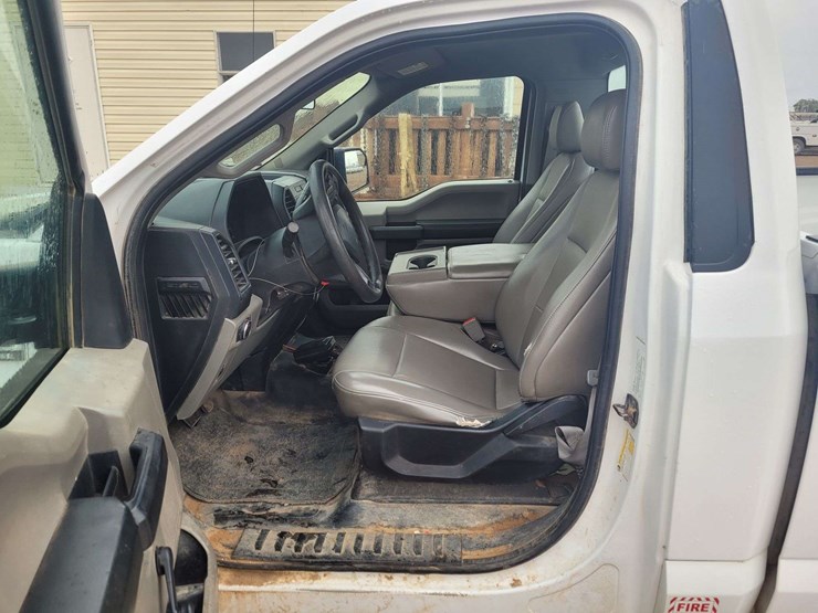 2020-ford-f150-xl-image-6