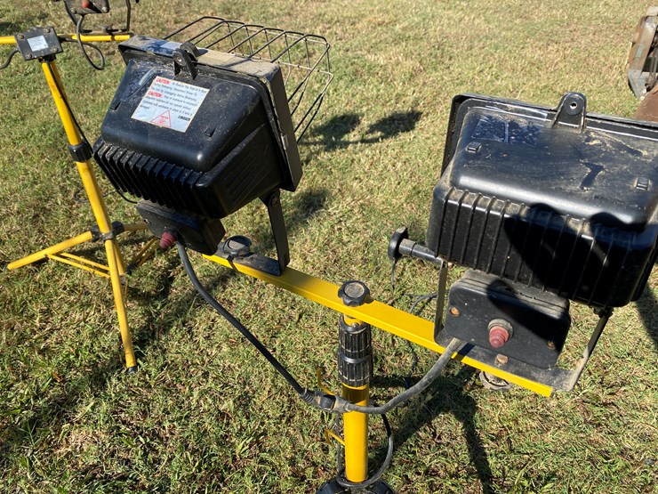 #94-•-#208-•-portable-electric-work-lights-image-5