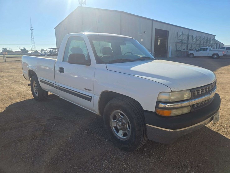 2001-chevrolet-silverado-1500-image-2