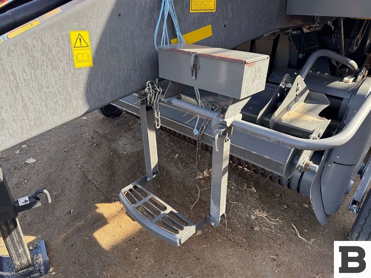 2015-massey-ferguson-2290-image-11