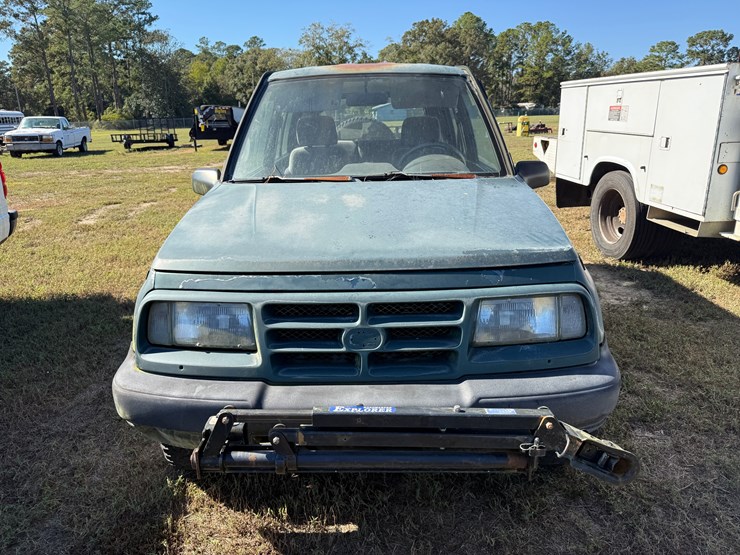 #37-•-#265-•-1996-geo-tracker-multipurpose-vehicle-(mpv)-image-11