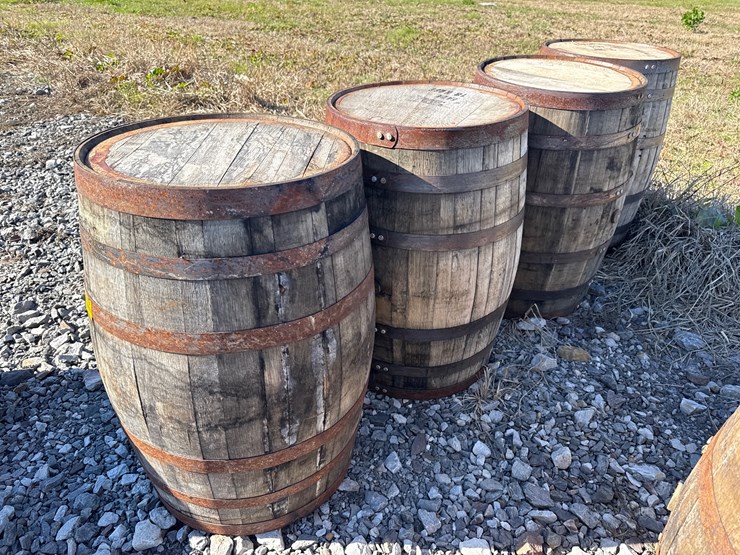 #28239-•-lot-of-(4)-whiskey-barrels-inv#-28239-image-1