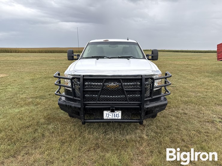 2010-chevrolet-silverado-3500-image-2