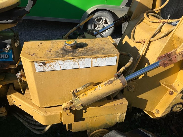 #1365-•-vermeer-m-460-ride-on-trencher-image-21