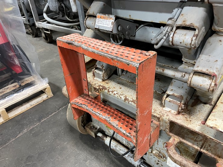 #1382-•-19'-scissor-lift-(f)-image-22