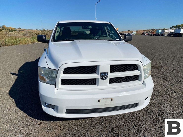 2012-ram-1500-pickup-image-8