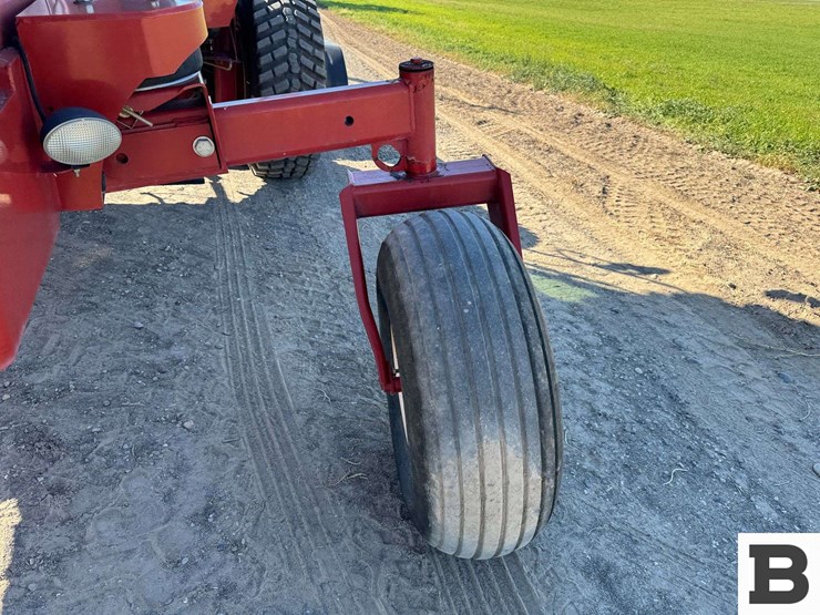 2013-new-holland-h8080-image-33