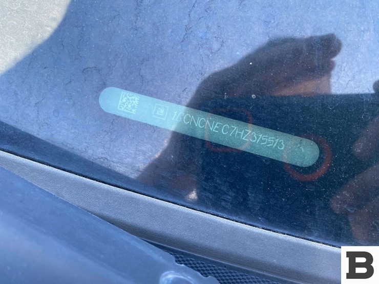 2017-chevrolet-silverado-1500-image-30