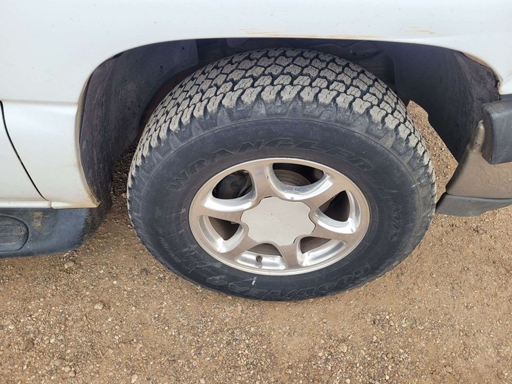 2003-chevrolet-tahoe-ls-image-17