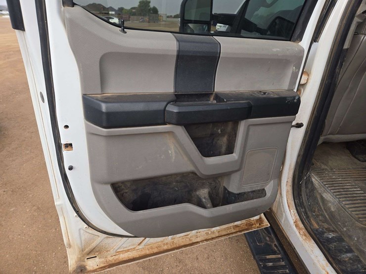 2018-ford-f350-image-12