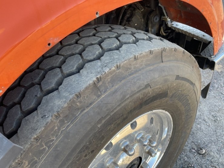 2018-peterbilt-367-image-15