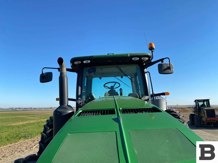 2011-john-deere-8285-tractor-image-10