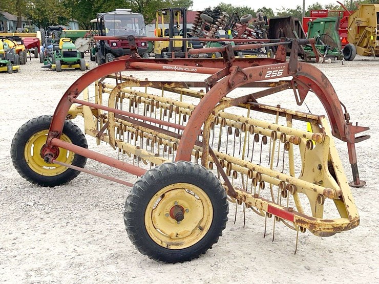 new-holland-256-image-5