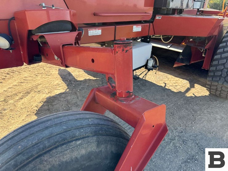 2013-new-holland-h8080-image-35