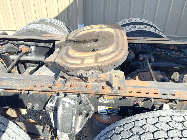 2017-peterbilt-579-image-26