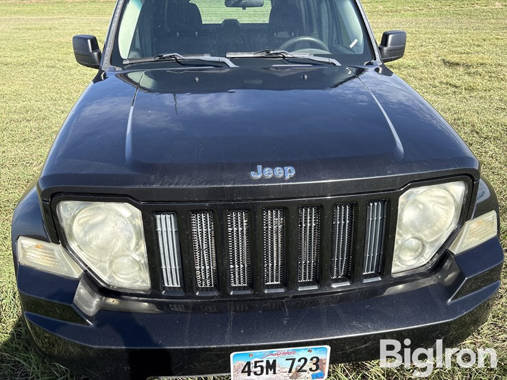 2012-jeep-liberty-image-11