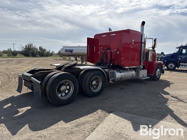 2011-peterbilt-388-image-5