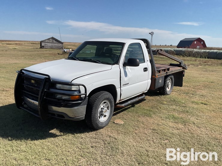 2002-chevrolet-silverado-2500-image-1