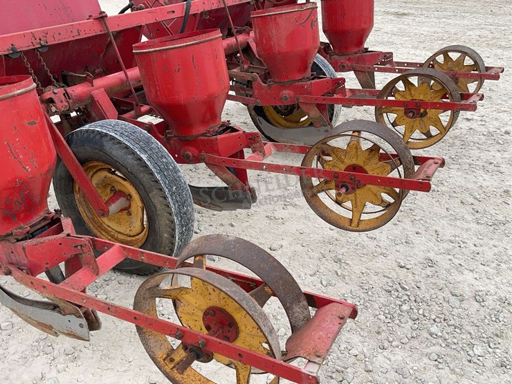 massey-ferguson-4-image-23