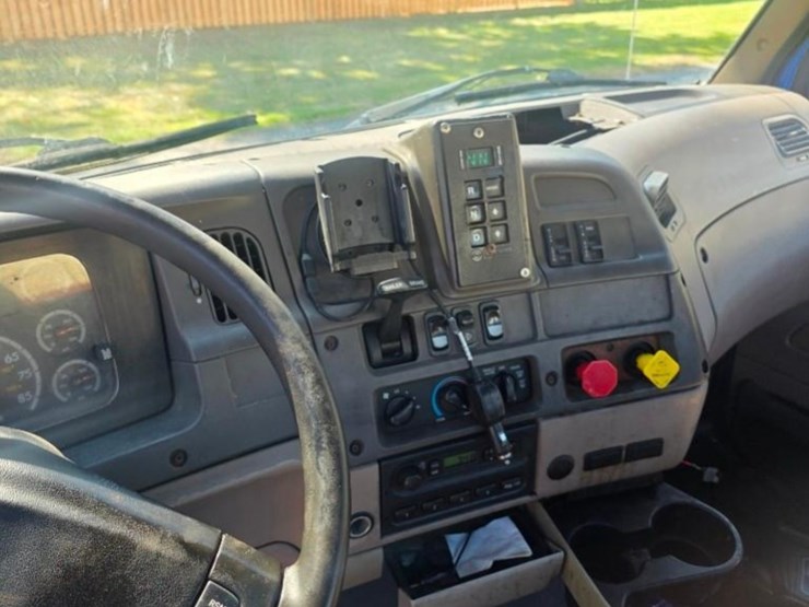 2008-sterling-acterra-image-3