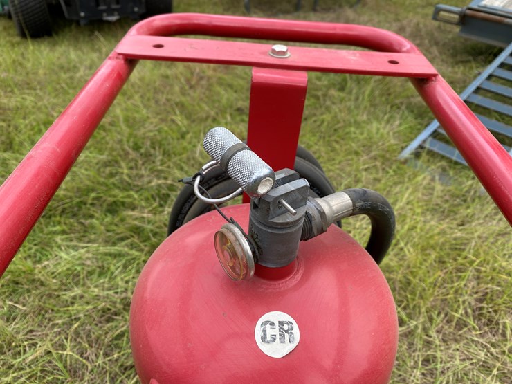 #75-•-#151-•-industrial-fire-extinguisher-with-hose-image-4