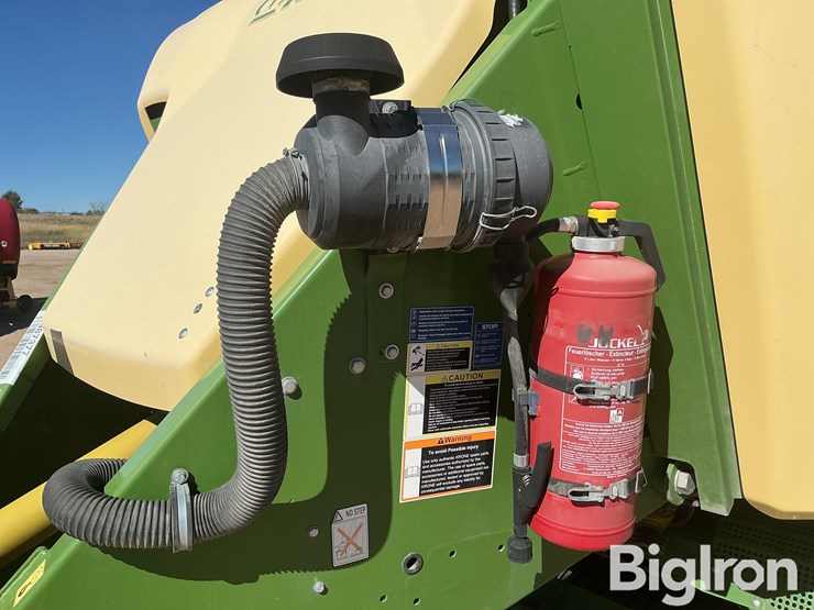 2018-krone-big-pack-4x4-big-square-baler-image-14