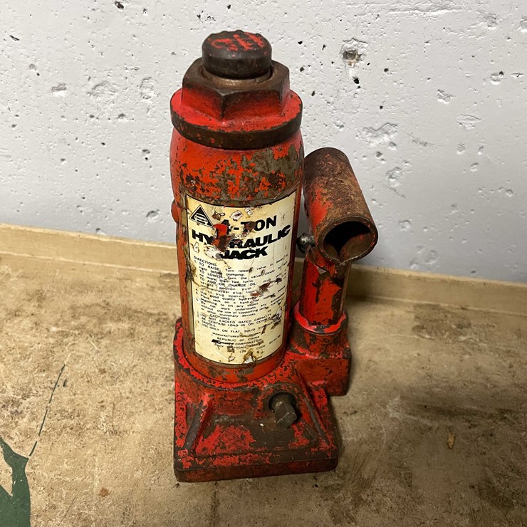 #8608 • 4 Ton Bottle Jack (CW)