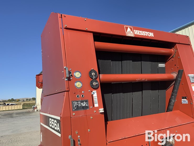 2001-hesston-856a-image-13