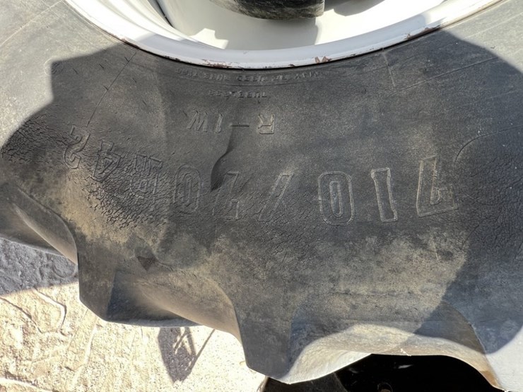 2016-challenger-mt965e-image-11