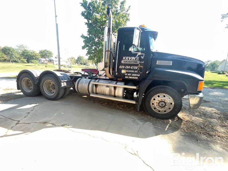 1993-mack-ch613-image-4