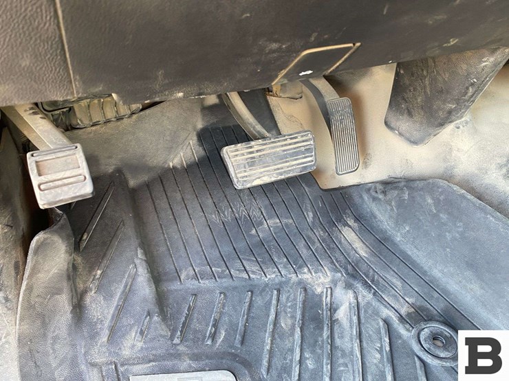 2017-chevrolet-silverado-1500-image-24