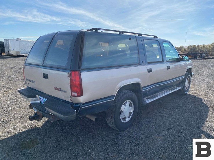 1993-gmc-suburban-image-5