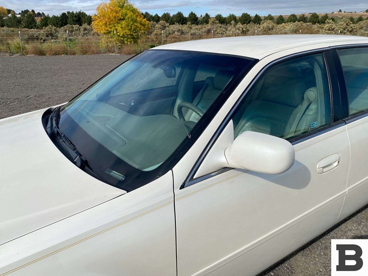 2000-cadillac-deville-sedan-image-11