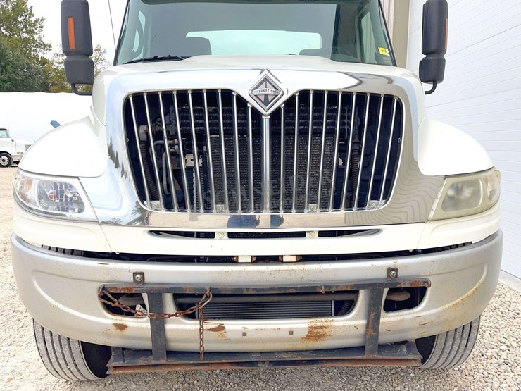 2007-international-durastar-4400-image-10