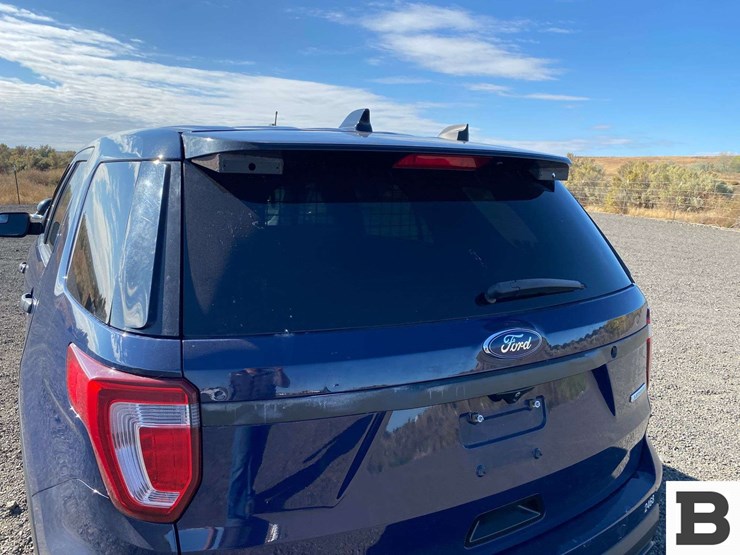 2017-ford-explorer-image-14